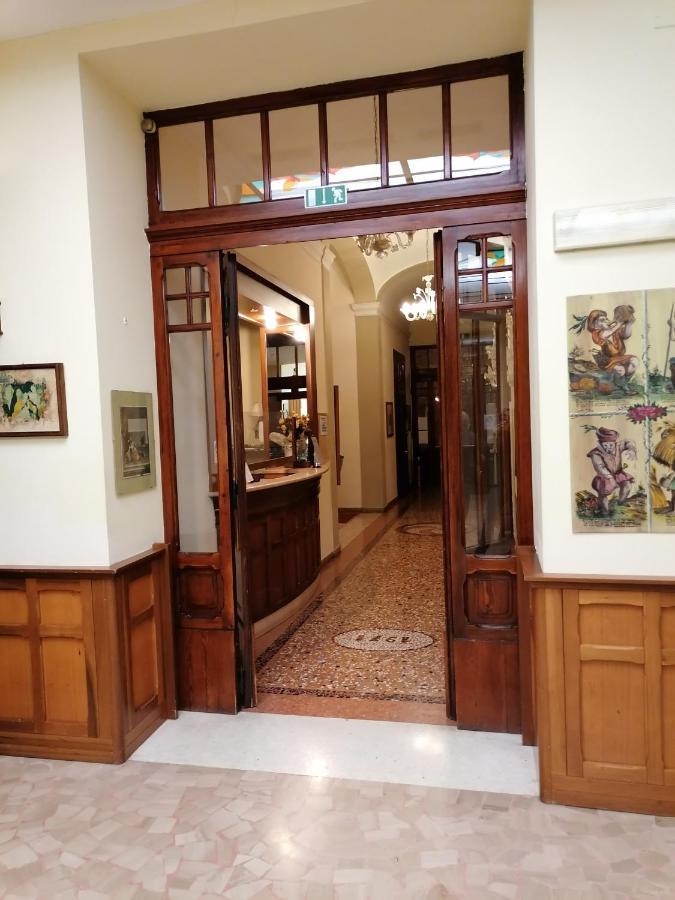Hotel Antico Borgo ريولو تيرمي المظهر الخارجي الصورة
